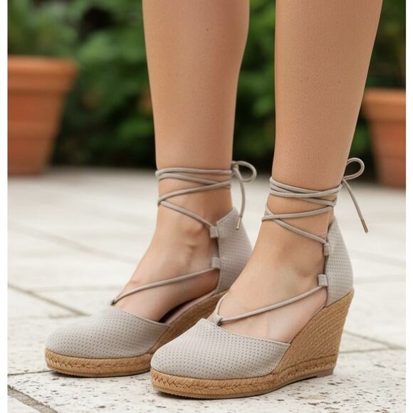 Eric Michael Shoes - ERIC MICHAEL SAM WOMEN'S ESPADRILLE in Beige